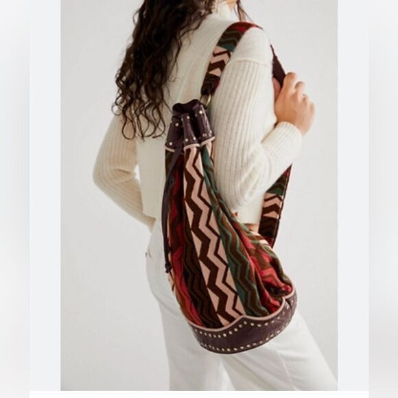 New Zola Tapestry sling bag - Picture 1 of 9
